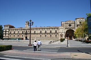 León capital: hoteles de ofertas, guía de viaje  y qué visitar