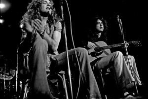 Jimi Page y Robert Plant, voz y guitarra de Lez Zeppelin Photo by Heinrich Klaffs