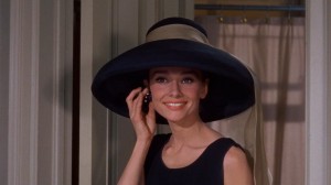 Escena de la mítica película "Desayuno con diamantes" con una bella y elegante Audrey Hepburn