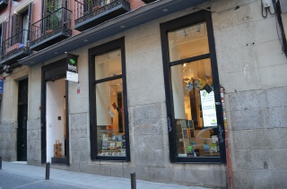 La fachada de la librería Bubok de Madrid, calle Belén 13. Foto Agencia Febus.