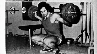 Salvador Ruiz, entrenando en el gimnasio Olimpia en los años 70. Foto, revista "Las Pesas".