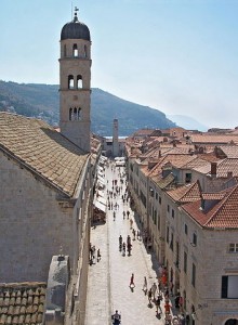 Stradun, la via principal y empedrada de Dubrovnik -Imagen de Laszlo Szalai