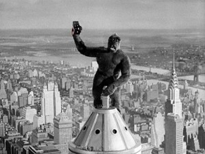 Fotomontaje del autor del artículo: selfie de Kong en el Empire State