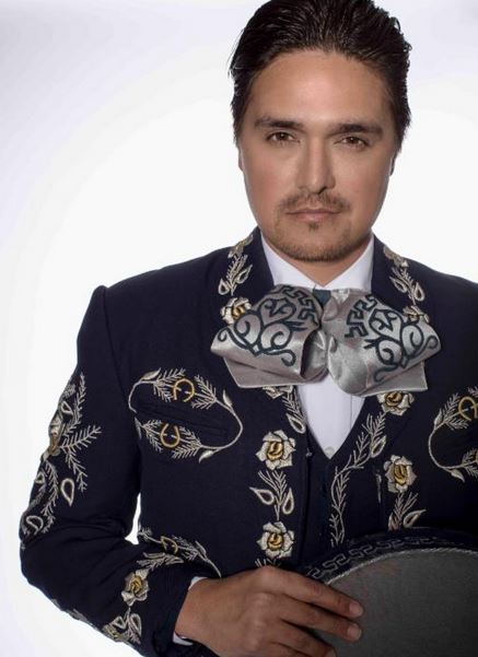 Descubriendo al cantante mexicano Omar Arreola