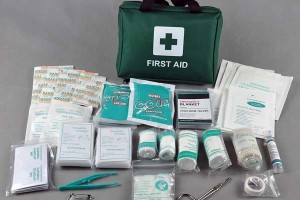 Kit básico de primeros auxilios