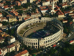 El anfiteatro romano de Pula es una de las visitas más importantes que se pueden hacer en Croacia. Hoteles en Pula