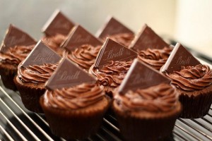 Cómo hacer cupcakes de chocolate