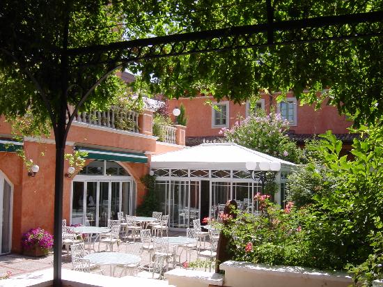Hoteles baratos en Madrid con encanto e incluso de lujo