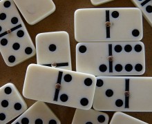 La dominomancia o adivinación por medio del dominó