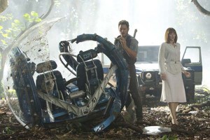 Escena de "Jurassic World" con los actores Chris Pratt y Bryce Dallas Howard