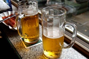 Goeuro cuanta cerveza beben españoles Mahou, San Miguel, Cruzcampo, cerveza, Estrella, Estrella Galicia