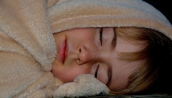 El niño sonámbulo recupera el sueño