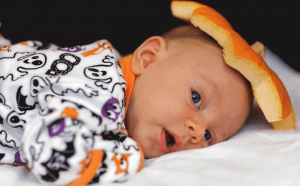 Bebé disfrazado de calabaza