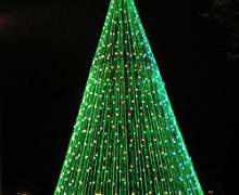 Árbol de Navidad en Plaza España de Córdoba (Argentina)