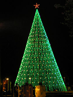 Árbol de Navidad en Plaza España de Córdoba (Argentina)