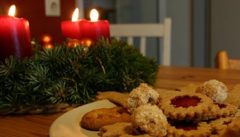 Galletas de Navidad decoradas, una receta dulce con canela y jengibre