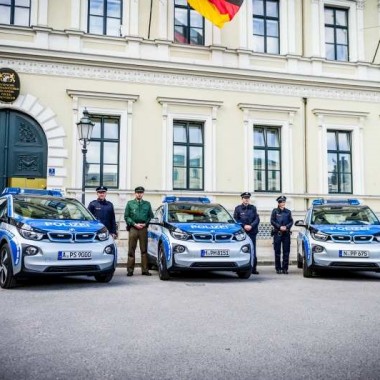 Patrullas de la Policía Italiana con coches BMW i3