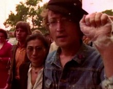John Lennon junto a Yoko Ono. jpg