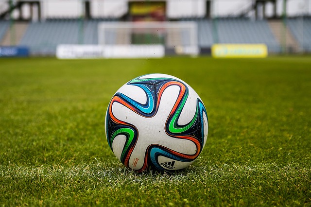 Balón de fútbol. Imagen by Pixabay.