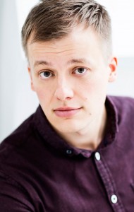 El autor finés Kaj Korkea-aho