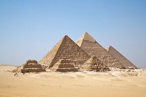 320px-All_Gizah_Pyramids – copia