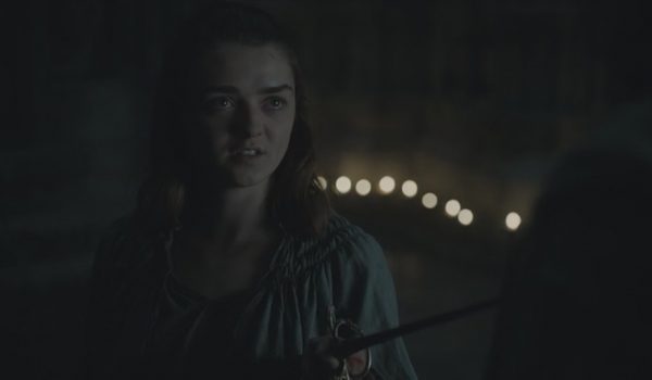 Una chica es Arya Stark de Invernalia 6×08 Nadie Juego de Tronos