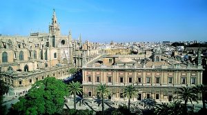 640px-cathedral_and_archivo_de_indias_-_seville