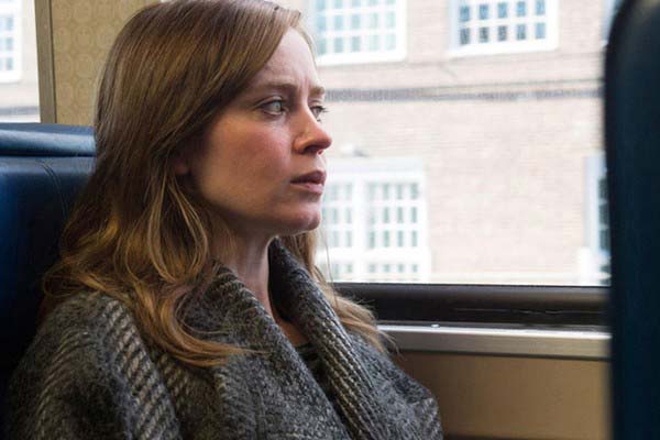 Crítica de "La chica del tren" (película), con Emily Blunt, Rebecca Ferguson y Haley Bennett