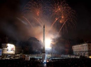 Fuegos artificiales en Nochevieja en Roma
