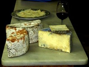 Trozos de queso de Gamonéu