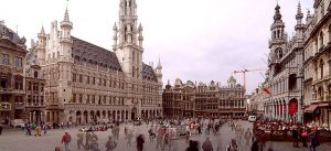 Es la plaza más animada, famosa y fotografiada de la capital de la Unión Europea